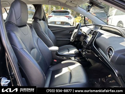 Used 2022 Toyota Prius XLE image 18