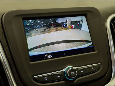 Used 2021 Chevrolet Equinox LS FWD image 16