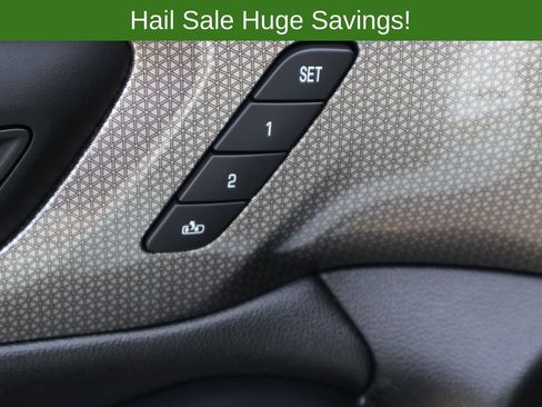Used 2023 Chevrolet Traverse Premier FWD image 21