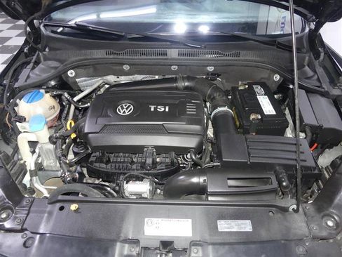 Used 2016 Volkswagen Jetta Sport image 11