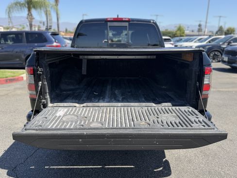 Used 2023 Nissan Frontier SV w/ SV Premium Package RWD image 10