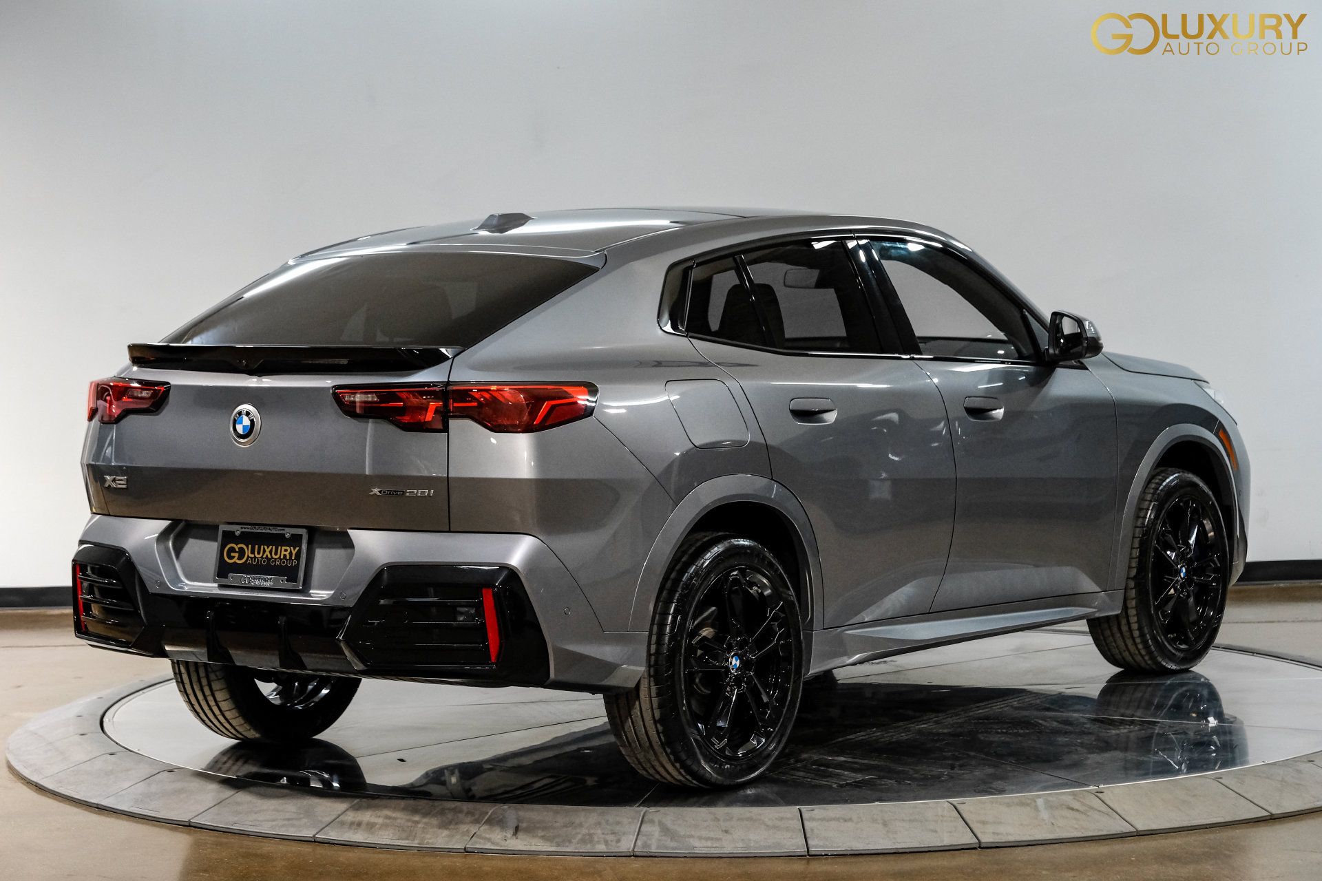 Used 2026 BMW X2 xDrive28i AWD/4WD image 10