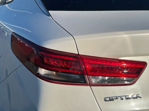 Used 2017 Kia Optima EX image 15