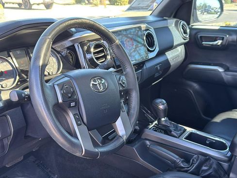 Used 2019 Toyota Tacoma TRD Off-Road image 23