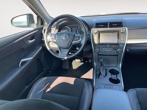 Used 2016 Toyota Camry XSE w/ Moonroof Package FWD image 11