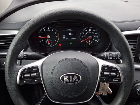 Used 2019 Kia Sorento AWD V6 image 17