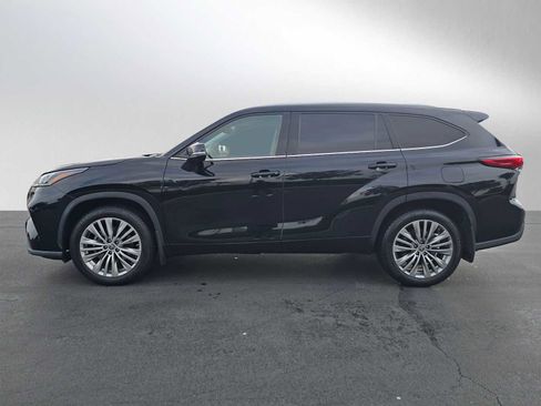 Used 2023 Toyota Highlander Platinum image 6