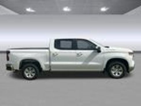 Used 2025 Chevrolet Silverado 1500 LT RWD image 3