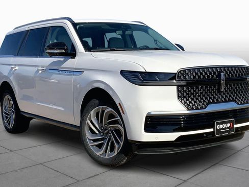 New 2026 Lincoln Navigator Reserve image 2