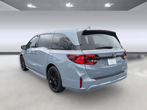 Used 2025 Honda Odyssey Sport-L image 3