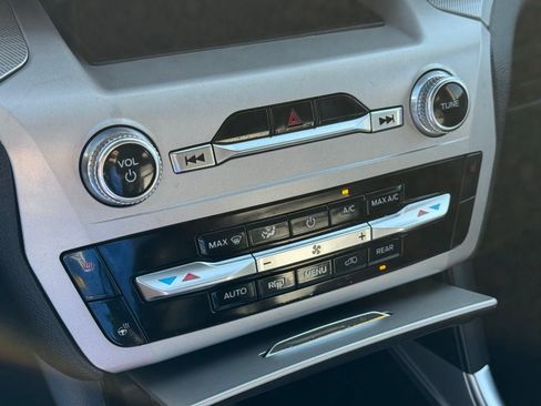 Certified 2023 Ford Explorer XLT w/ Equipment Group 202A image 36