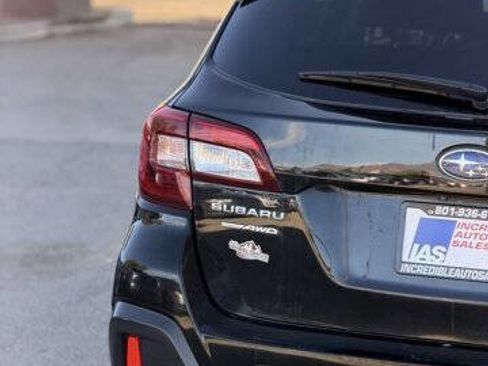 Used 2019 Subaru Outback 2.5i Premium image 2