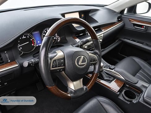 Used 2016 Lexus ES 350 w/ Luxury Package w/Wood Trim FWD image 10