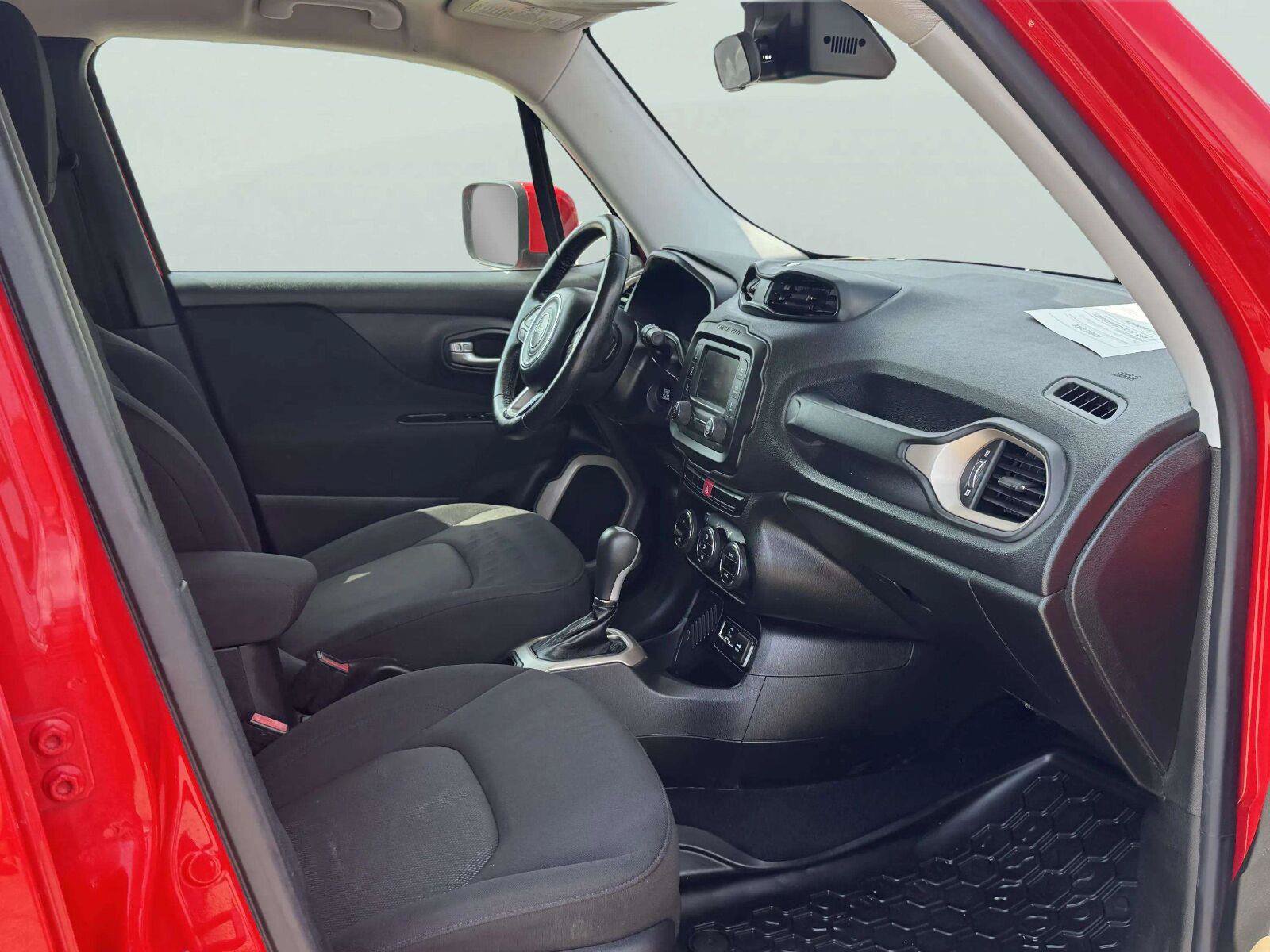 Used 2015 Jeep Renegade Latitude w/ Popular Equipment Group FWD image 52
