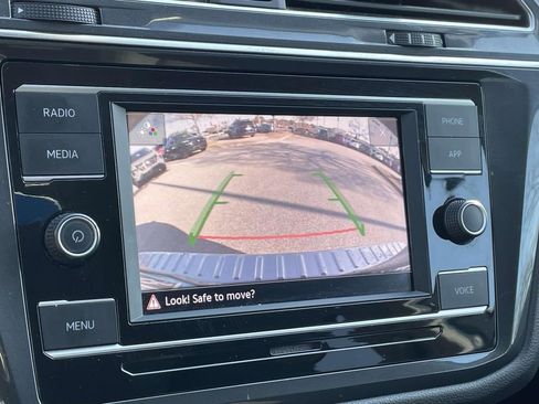 Used 2022 Volkswagen Tiguan S image 24