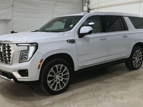 New 2026 GMC Yukon XL Denali w/ Denali Reserve Package RWD image 4