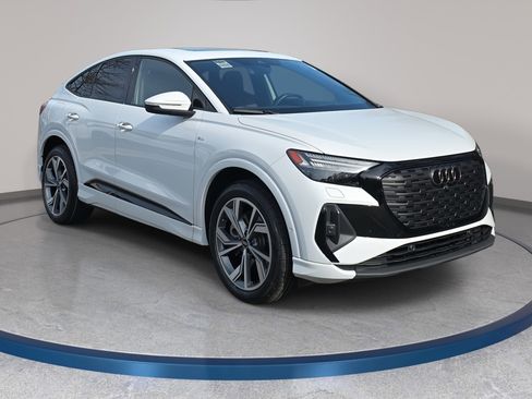 Used 2023 Audi Q4 e-tron Prestige w/ Black Optic Package image 3