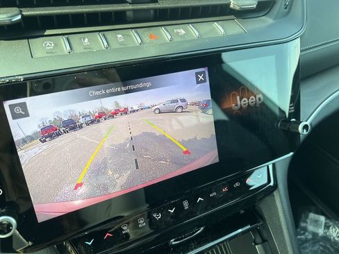 New 2026 Jeep Grand Cherokee Altitude AWD/4WD image 27
