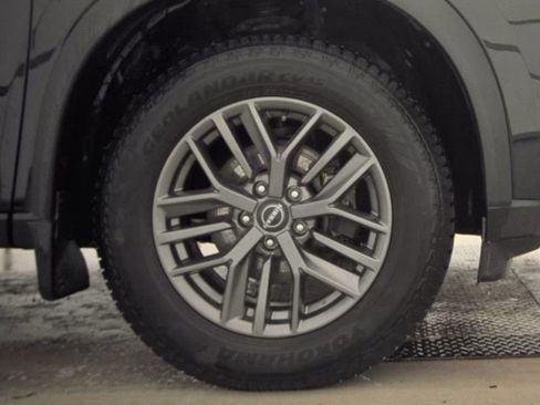 Used 2023 Nissan Rogue S AWD/4WD image 20