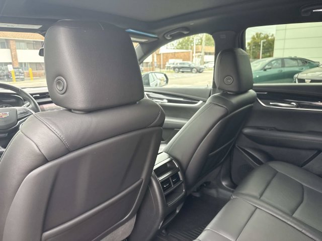 Used 2020 Cadillac XT5 Premium Luxury w/ LPO, Floor Liner Package AWD/4WD image 31