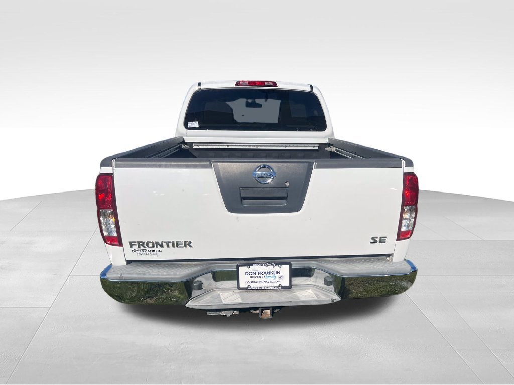 Used 2010 Nissan Frontier SE RWD image 4