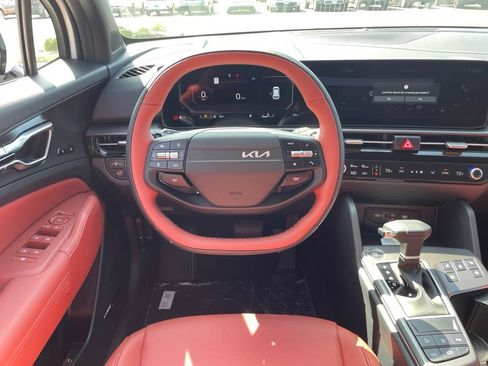 New 2026 Kia Sportage SX AWD/4WD image 13