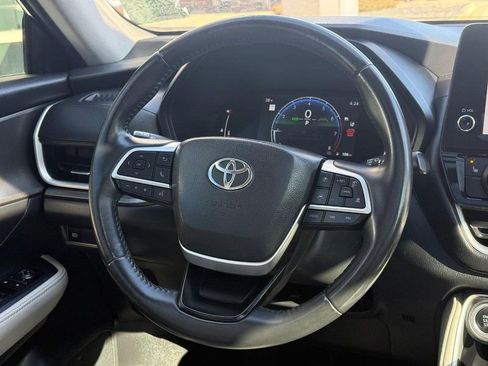 Used 2024 Toyota Grand Highlander XLE image 15