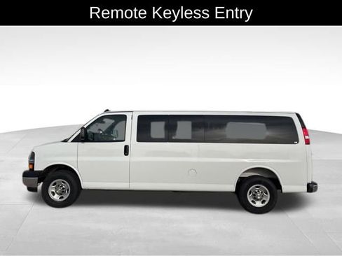 Used 2025 Chevrolet Express 3500 LT w/ LT Preferred Equipment Group image 5