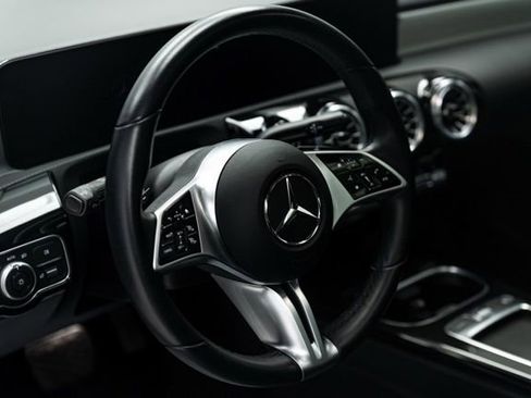 Used 2025 Mercedes-Benz CLA 250 image 12