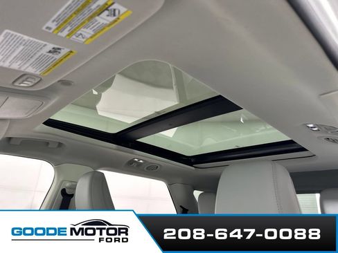 Used 2025 Ford Explorer Platinum w/ Ultimate Package AWD/4WD image 18