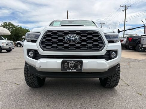 Used 2023 Toyota Tacoma TRD Sport w/ TRD Premium Sport Package AWD/4WD image 3