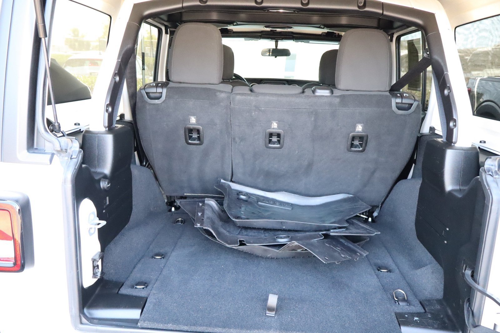 Used 2018 Jeep Wrangler Unlimited Sport S AWD/4WD image 73