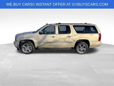 Used 2013 Chevrolet Suburban LTZ image 3