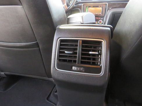 Used 2014 Volkswagen Passat TDI SEL Premium image 33