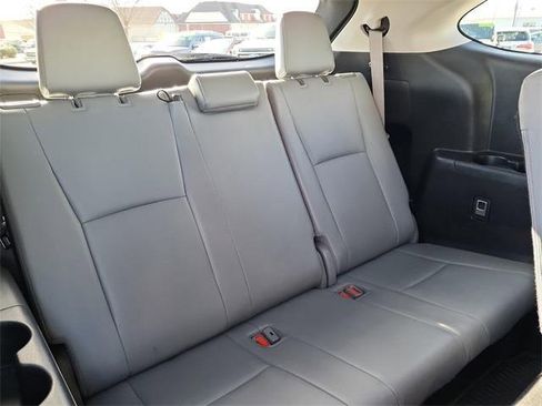 Used 2020 Toyota Highlander XLE image 20