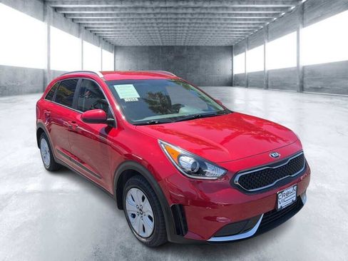 Used 2019 Kia Niro LX FWD image 2