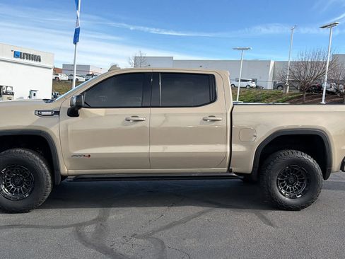 Used 2023 GMC Sierra 1500 AT4 image 8