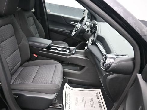 Used 2025 Chevrolet Equinox LT image 8