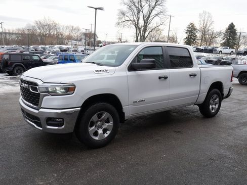 New 2026 RAM 1500 4x4 Crew Cab image 7