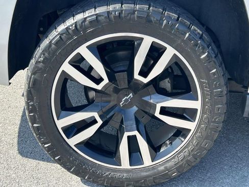 Used 2019 Chevrolet Tahoe Premier AWD/4WD image 9