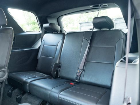 Used 2022 Chevrolet Traverse Premier AWD/4WD image 19