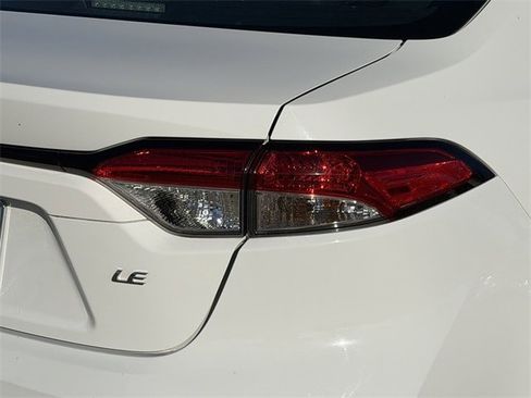 Used 2023 Toyota Corolla LE image 7