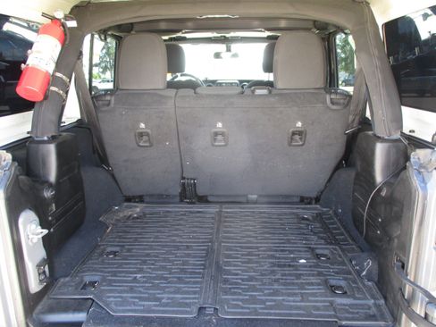 Used 2023 Jeep Wrangler Unlimited Sport AWD/4WD image 16