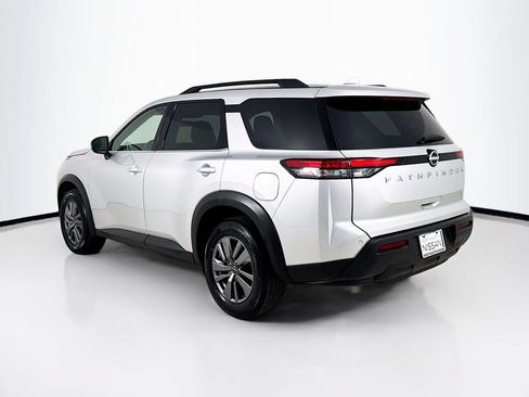 Used 2025 Nissan Pathfinder SV FWD image 5