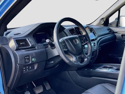 Used 2025 Honda Passport TrailSport image 9