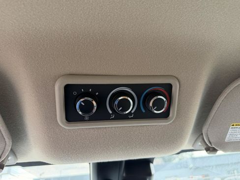 Used 2025 Chevrolet Express 3500 LT w/ LT Preferred Equipment Group RWD image 18