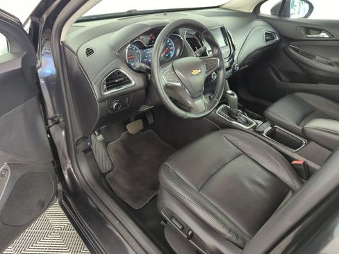 Used 2017 Chevrolet Cruze Premier FWD image 10