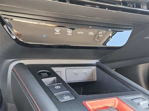 New 2025 Nissan Kicks SR image 21