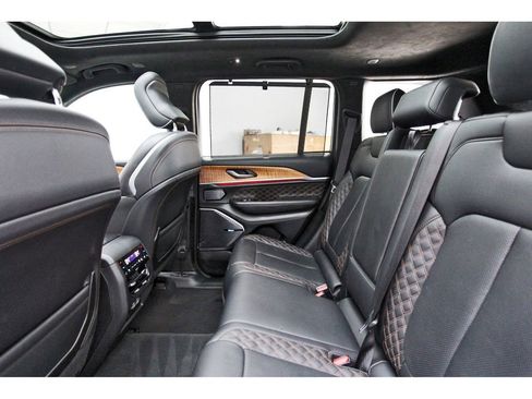 Used 2022 Jeep Grand Cherokee Summit image 10