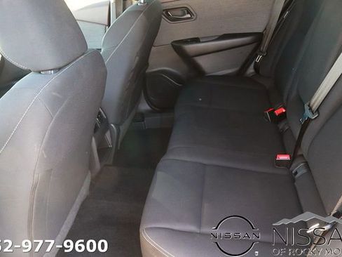 Used 2023 Nissan Rogue S image 14